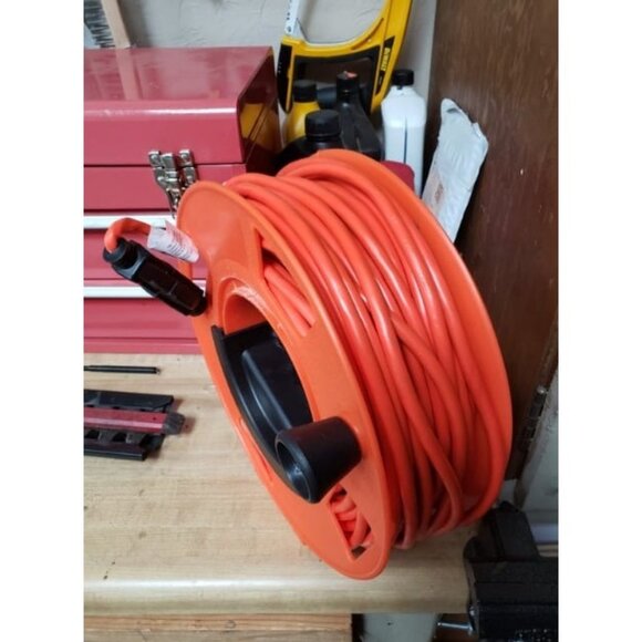 100 ft Outdoor Extension Cord 16/3 SJTW 3-Prong Grounded Plug Orange - Picture 2 of 2